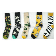 2019 graffiti contrast color series flower-bird pattern cotton socks men's stockings